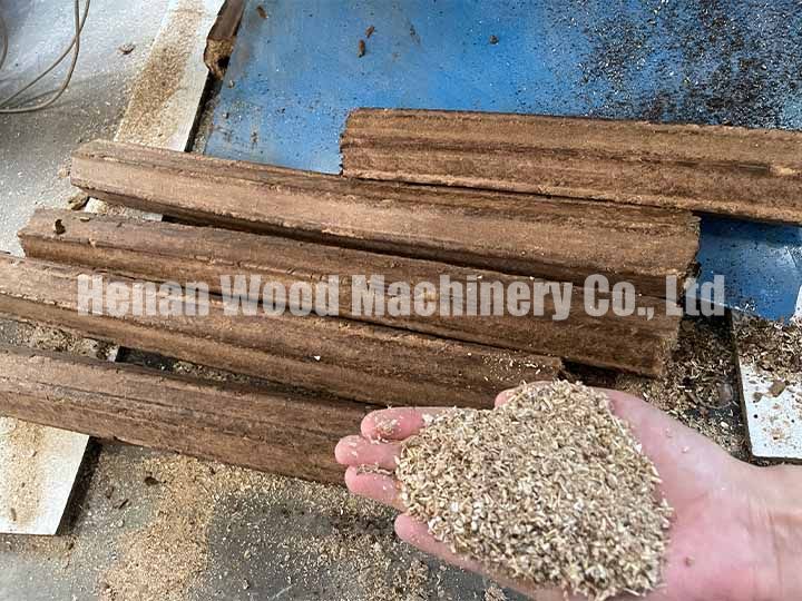 Products-and-raw-materials-of-the-sawdust-briquette-machine